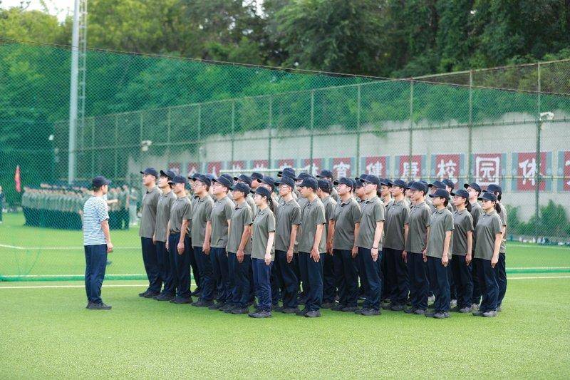 野外住帐篷背后真相竟如此有趣！开元棋牌哈工大新生回应军训在