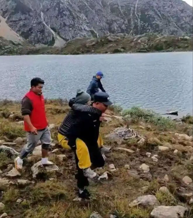 攀登入围2025年金冰镐奖 犀牛说开元棋牌长假多地徒步遇险；中国四项(图11)